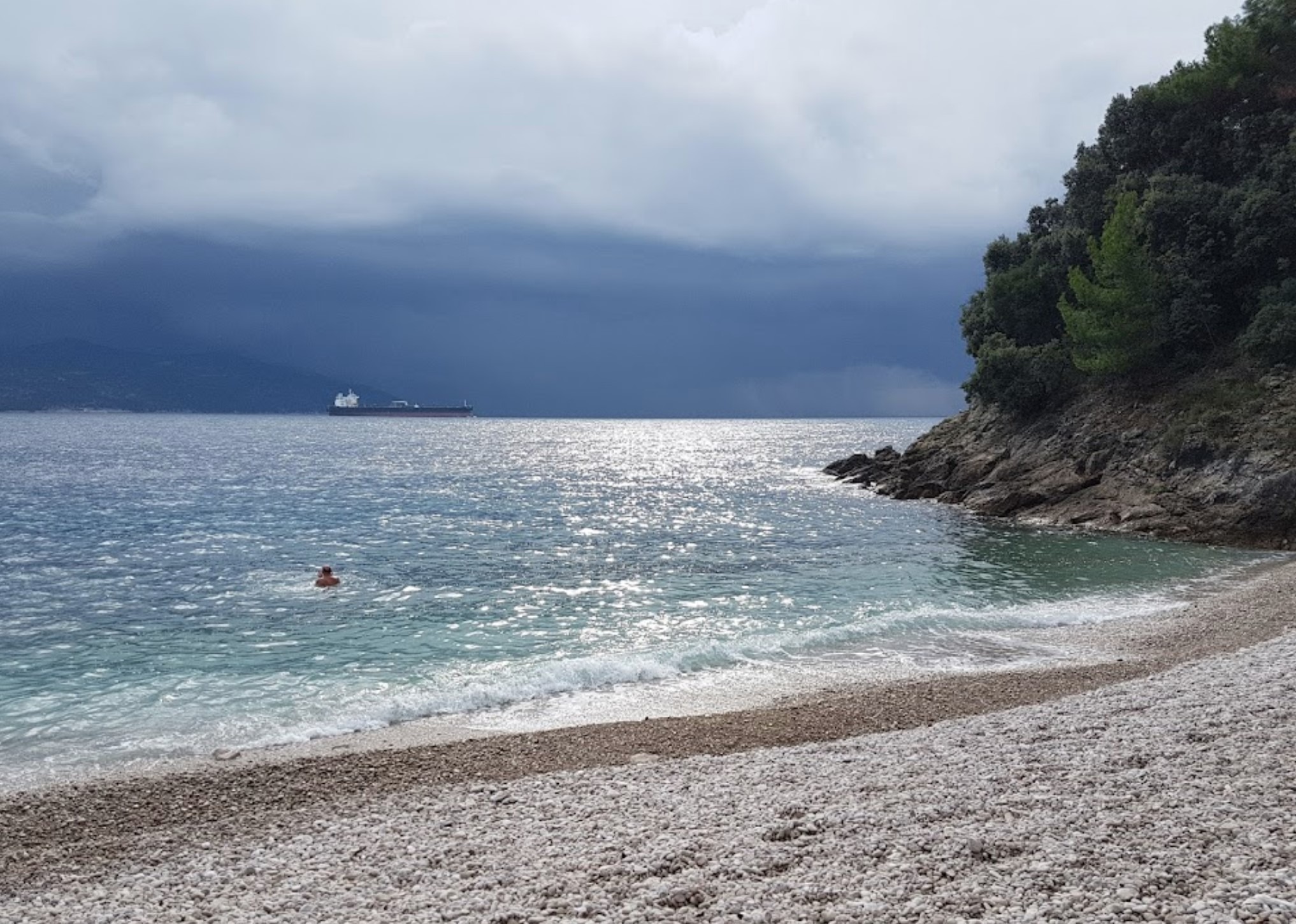 Beach Bobina direkter Strand von Villa Ena Ihrem Ferienhaus in Istrien mit Pool direkt am Meer